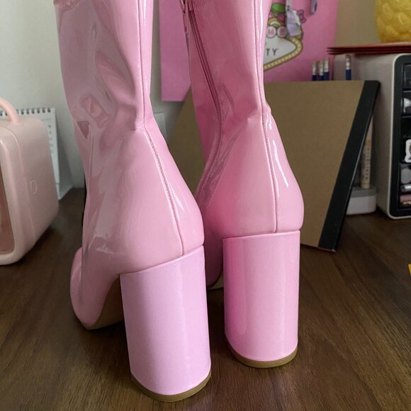 Steve Madden Pink Patent Boots - Size 7.5 - Lynden Boots - Picture 2 of 4
